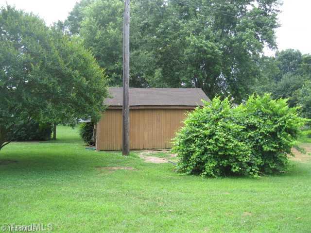 4920 Murray Road Winston-Salem, NC 27106 - Photo 14 of 16 Yard/Garden.