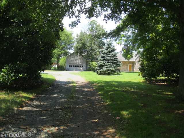 4920 Murray Road Winston-Salem, NC 27106 - Photo 15 of 16 Yard/Garden.