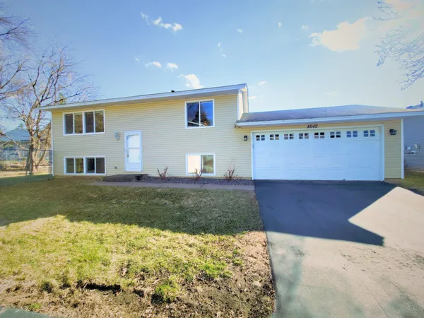 $359,900 | 8942 Vinewood Lane North, Maple Grove, MN 55369