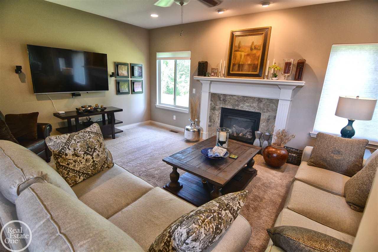 56230 Hidden Creek Road Utica, MI 48316 - Photo 8 of 35 31326590-7.JPG