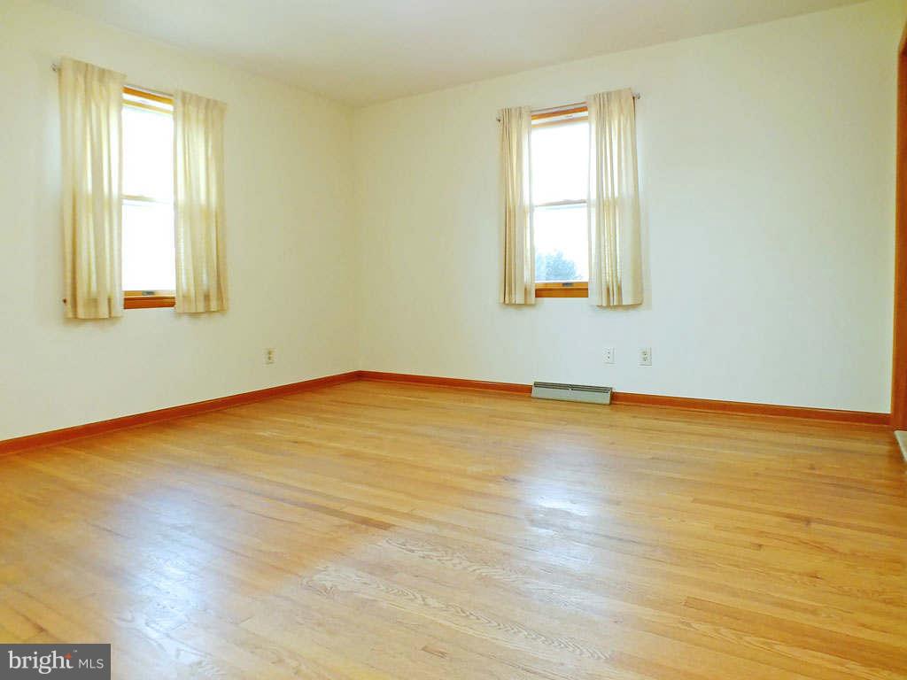 19211 Falls Road Hampstead, MD 21074 - Photo 13 of 25 Bedroom (Master)