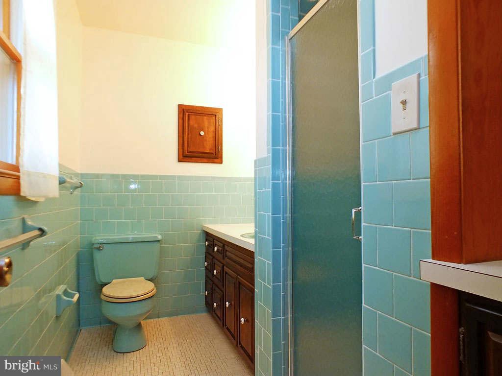 19211 Falls Road Hampstead, MD 21074 - Photo 14 of 25 Bath (Master), View 1