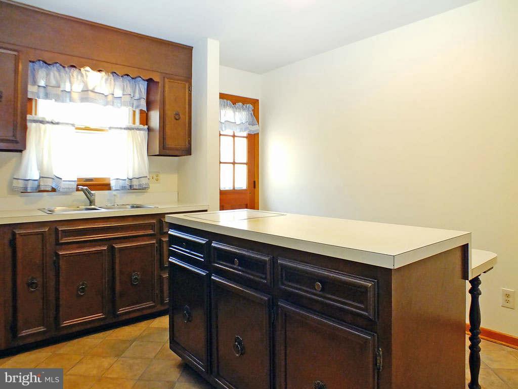19211 Falls Road Hampstead, MD 21074 - Photo 6 of 25 Kitchen, View 1