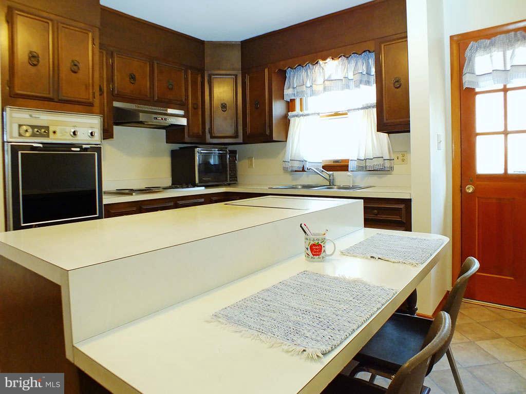 19211 Falls Road Hampstead, MD 21074 - Photo 7 of 25 Kitchen, View 2