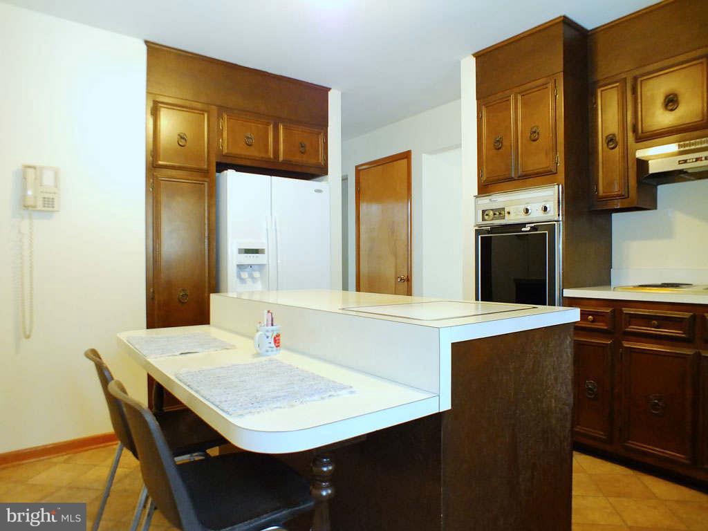 19211 Falls Road Hampstead, MD 21074 - Photo 9 of 25 Kitchen, View 4