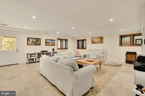 $12,500 | 3111 Chain Bridge Road Northwest, Washington, DC 20016