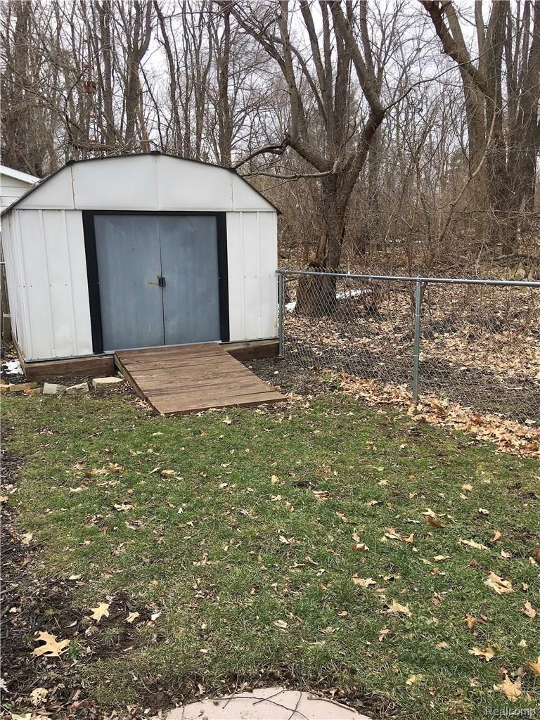 2321 Kint Road Jackson, MI 49202 - Photo 51 of 60 SHED