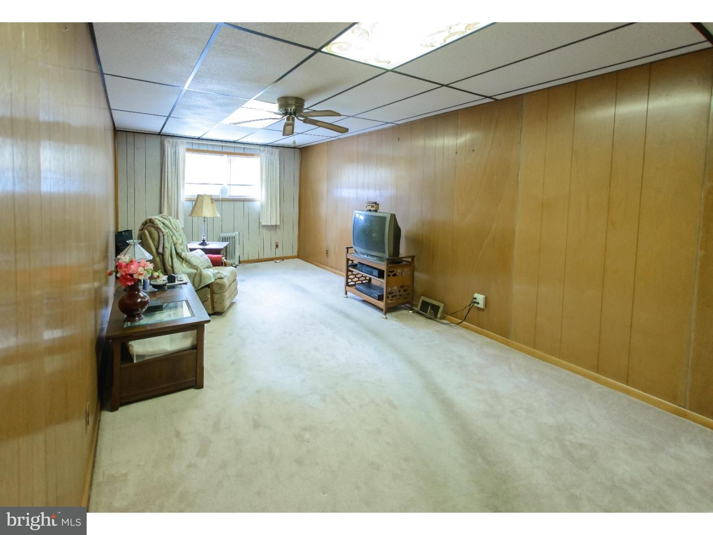 13014 Worthington Road Philadelphia, PA 19116 - Photo 5 of 25 Family Room
