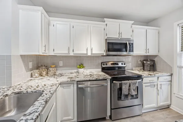 $2,200 | 903 Reserve Way, Summerville, SC 29485