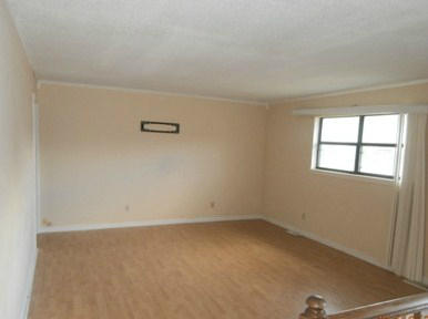1427 Coffelt Road Hixson, TN 37343 - Photo 2 of 15 Living Room