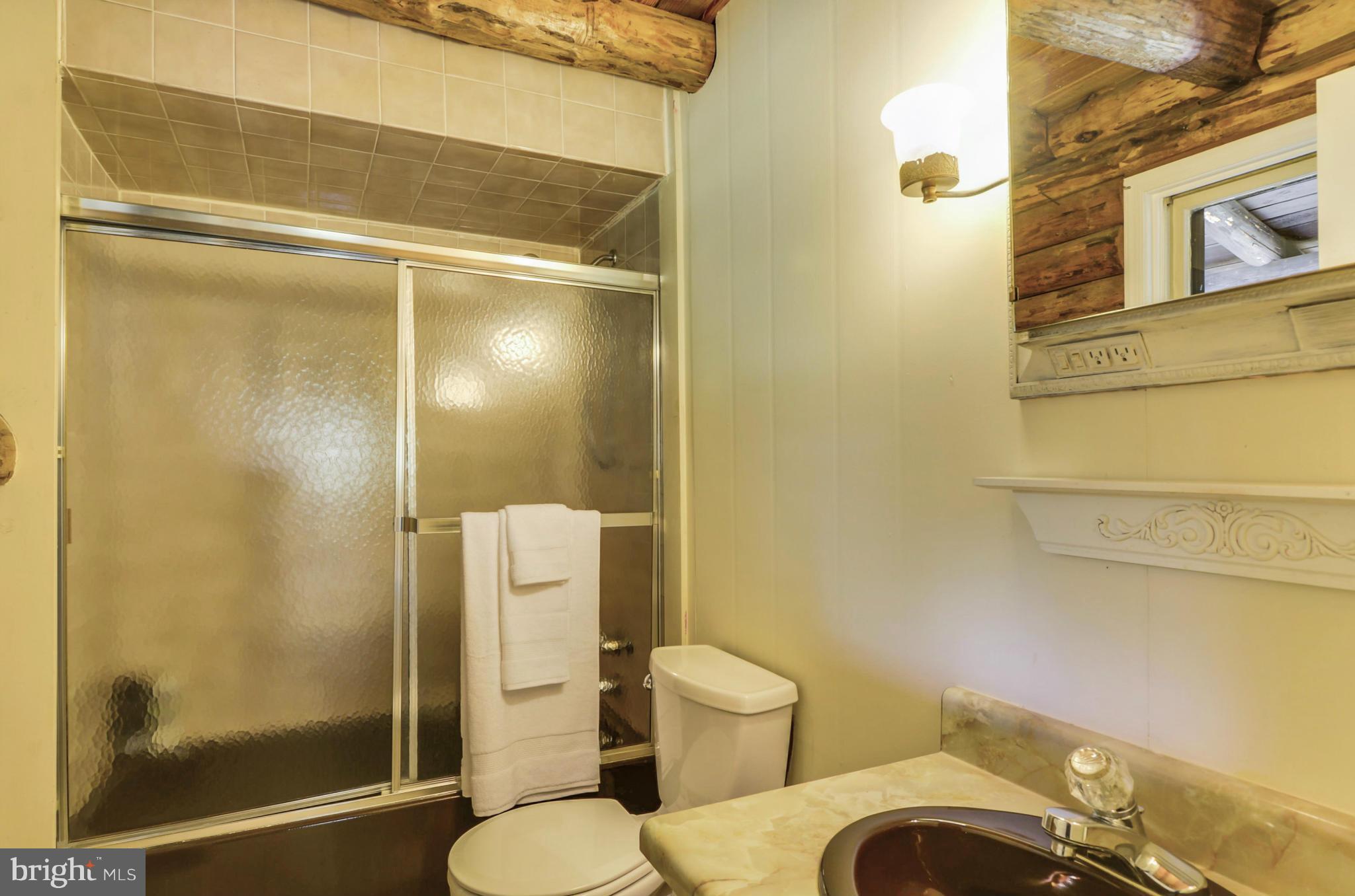 15500 Comus Road Clarksburg, MD 20871 - Photo 16 of 30 a bathroom with a sink and toilet