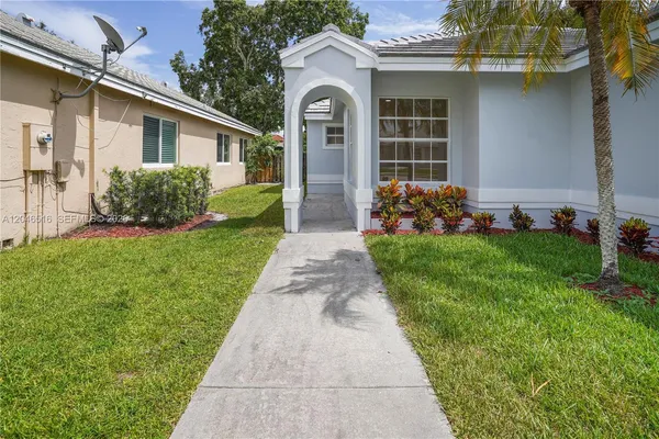 $3,500 | 9354 Arborwood Circle, Unit 9354, Davie, FL 33328