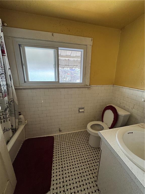 1339 Laketon Road Pittsburgh, PA 15221 - Photo 17 of 22 Gallery Image 17