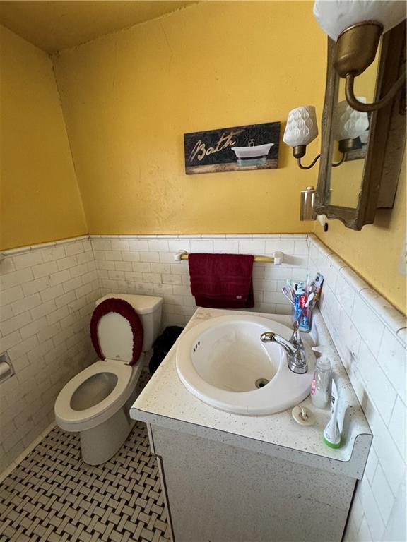 1339 Laketon Road Pittsburgh, PA 15221 - Photo 20 of 22 Gallery Image 20