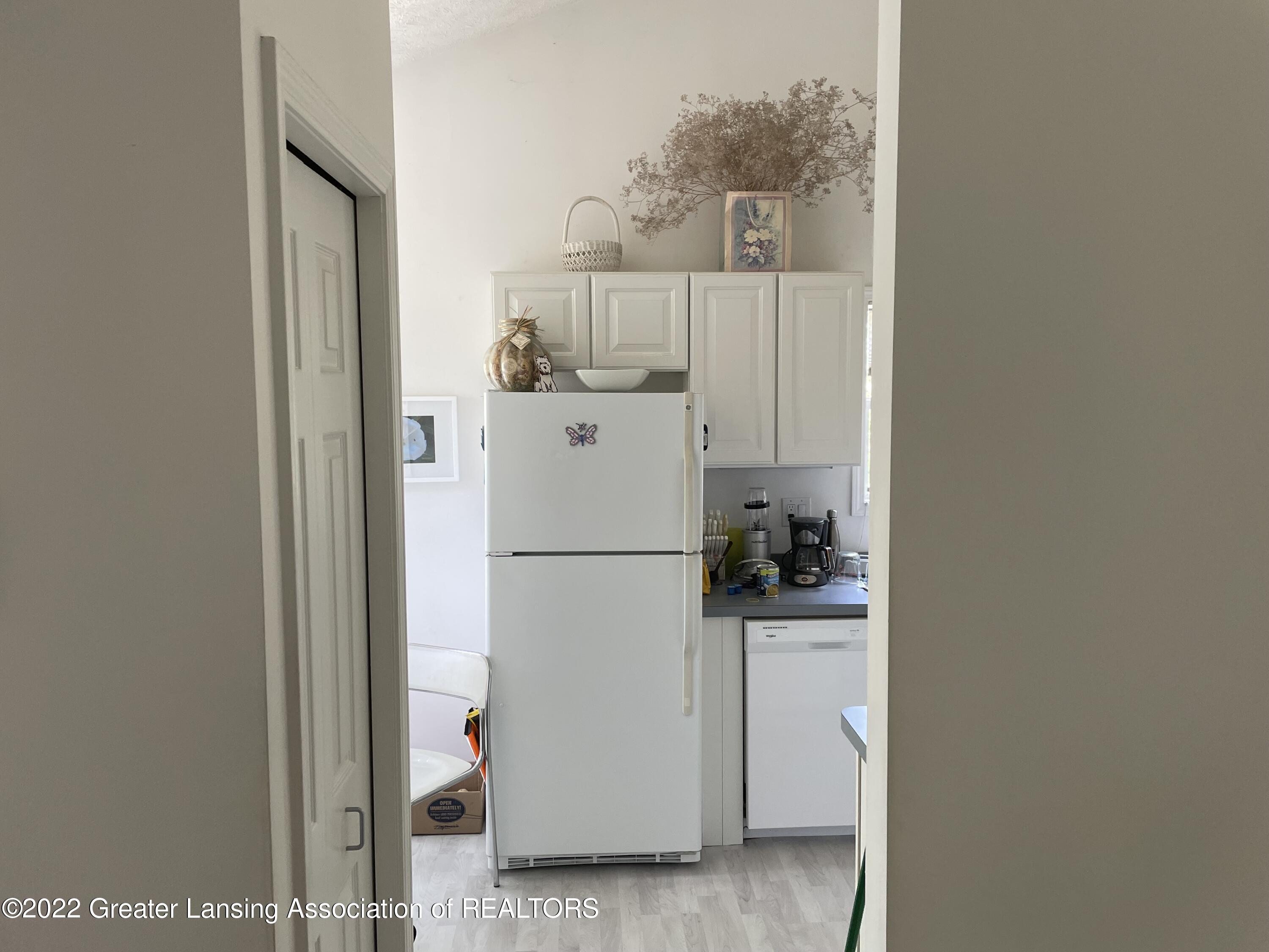 2415 North Aurelius Road, Unit 45 Holt, MI 48842 - Photo 7 of 37 Kitchen Entry