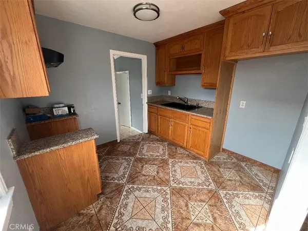 $2,500 | 2144 East Poppy Street, Unit 2, Long Beach, CA 90805