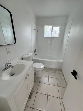 $2,500 | 2144 East Poppy Street, Unit 2, Long Beach, CA 90805