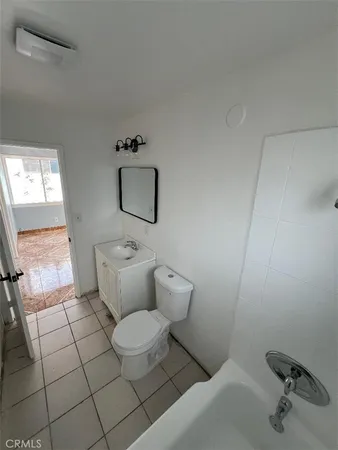 $2,500 | 2144 East Poppy Street, Unit 2, Long Beach, CA 90805