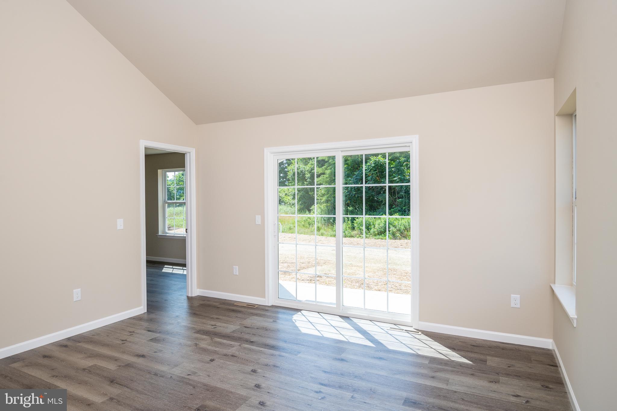 27 Kantner Lane South Reading, PA 19607 - Photo 4 of 19