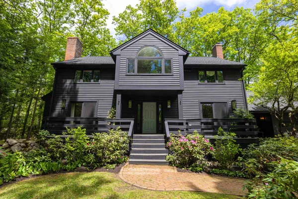 $739,900 | 13 Pond Pl Lane, Concord, NH 03301