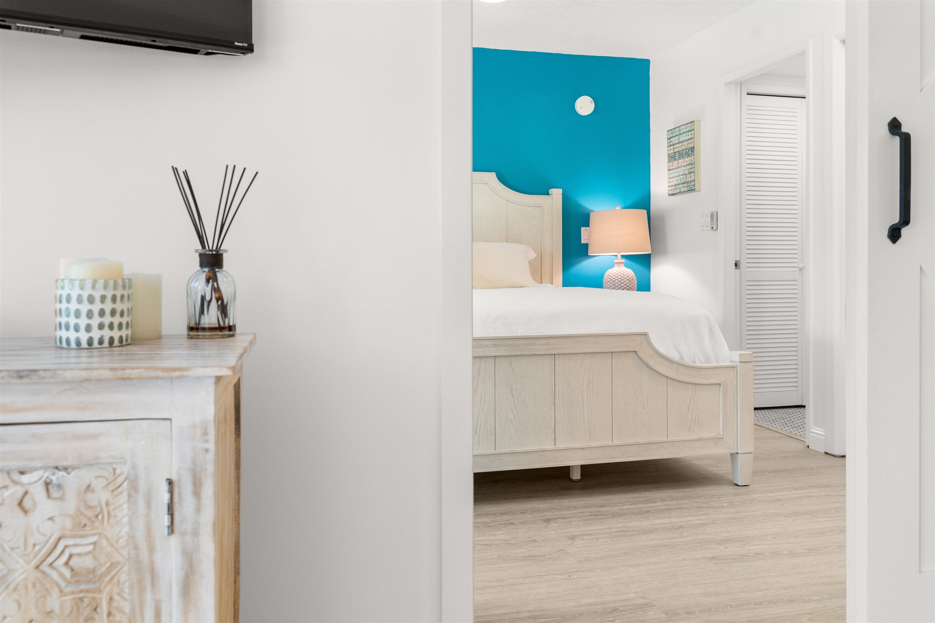 2575 South Kihei Road, Unit T110 Kihei, HI 96753 - Photo 6 of 24 a bathroom with a sink a toilet and shower