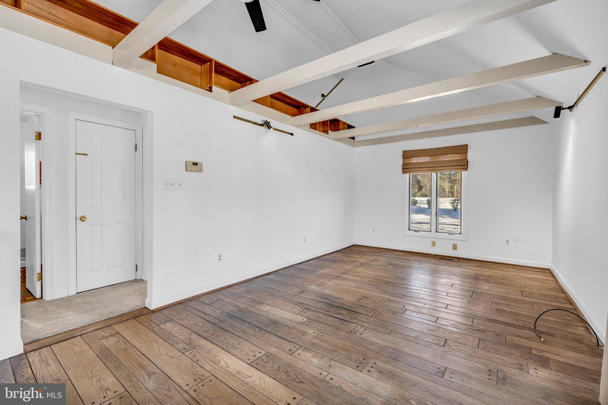 3515 Damascus Road Brookeville, MD 20833 - Photo 7 of 31 House Living Area V1
Wood 11'x18' Est