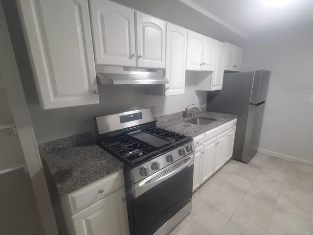 $2,000 | 55 David Terrace, Unit 11, Norwood, MA 02062