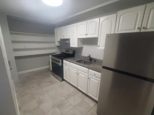 $2,000 | 55 David Terrace, Unit 11, Norwood, MA 02062