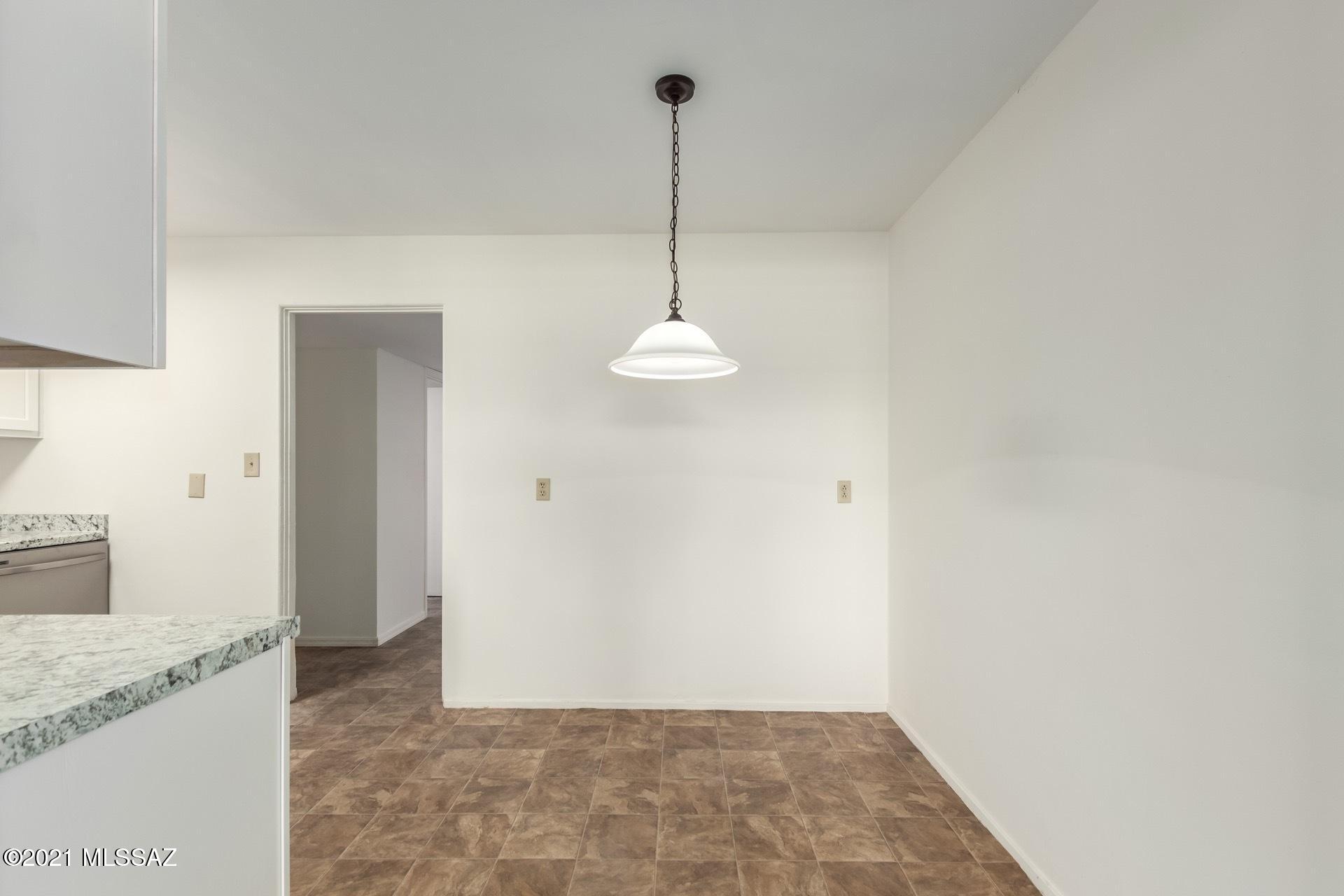 3311 East Silverlake Road Tucson, AZ 85713 - Photo 9 of 22 Gallery Image 9