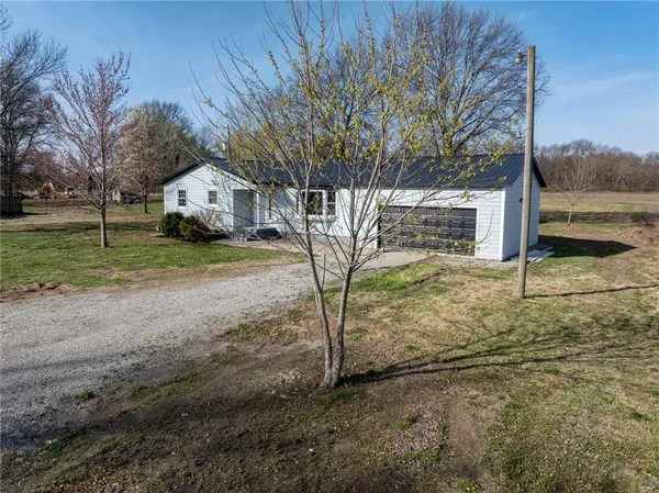 $190,000 | 1601 North Dreher Street, Weir, KS 66781