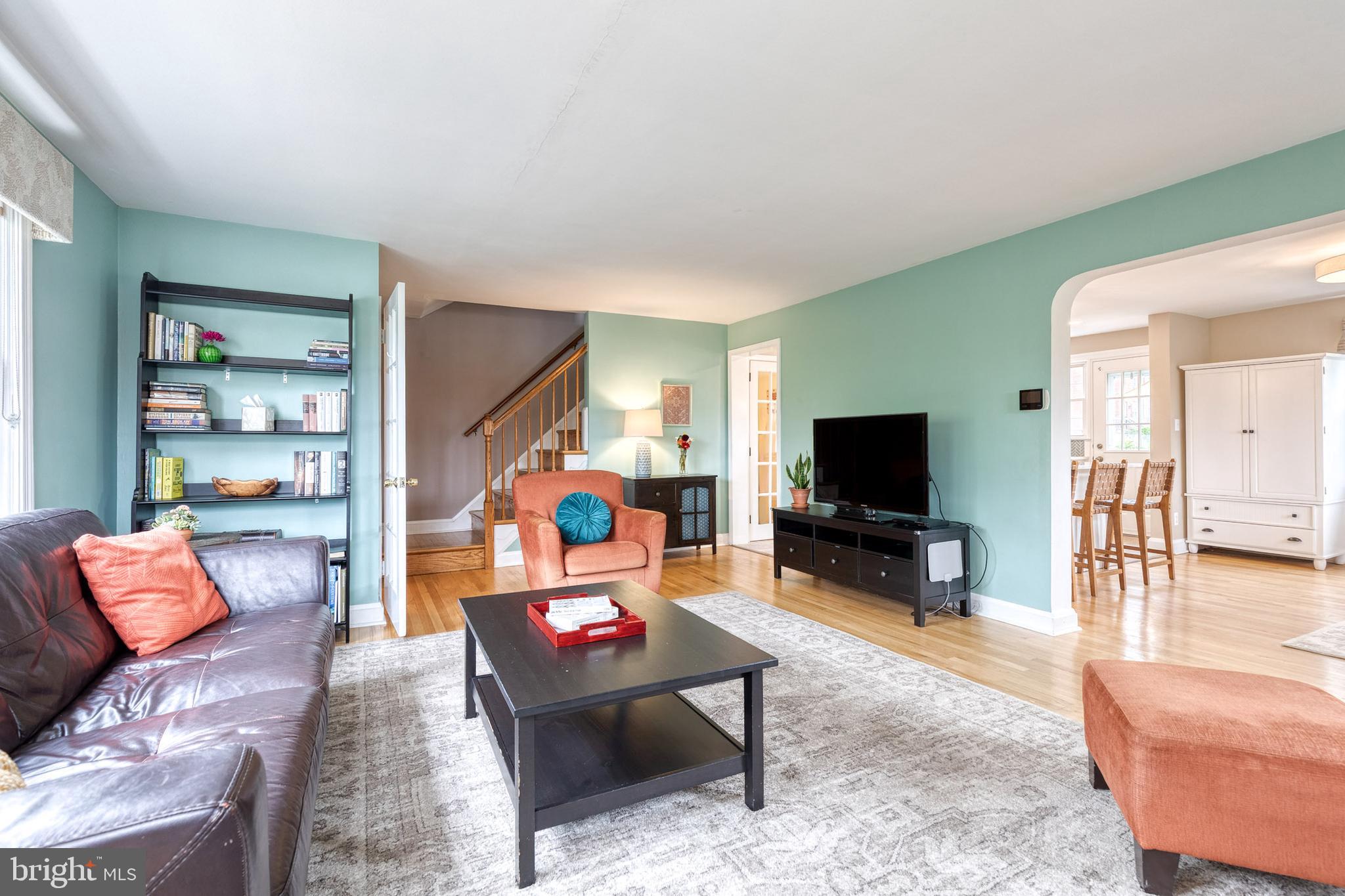 8222 Pleasant Plains Road Baltimore, MD 21286 - Photo 6 of 34 Living Room- Fireplace and natural light