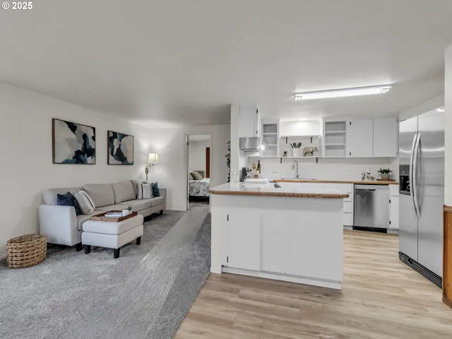 $424,000 | 184 Greenwood Drive, Jefferson, OR 97352