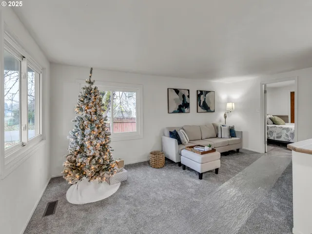 $424,000 | 184 Greenwood Drive, Jefferson, OR 97352