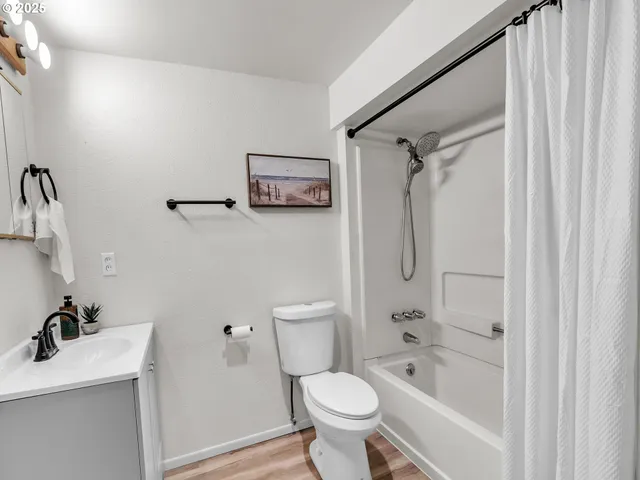 $424,000 | 184 Greenwood Drive, Jefferson, OR 97352