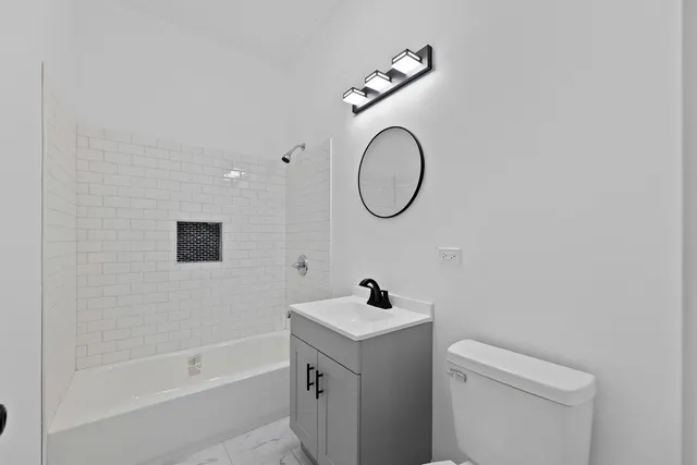 $699,000 | 1421 East 69th Place, Chicago, IL 60637