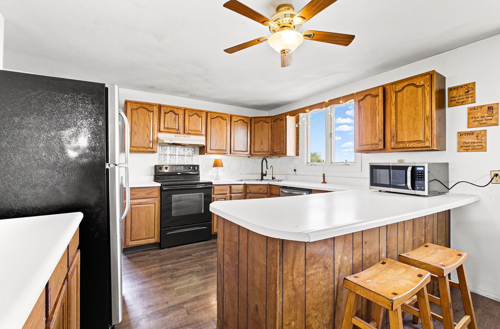4868 Lewis Road Bloomingburg, OH 43106 - Photo 15 of 50 KITCHEN