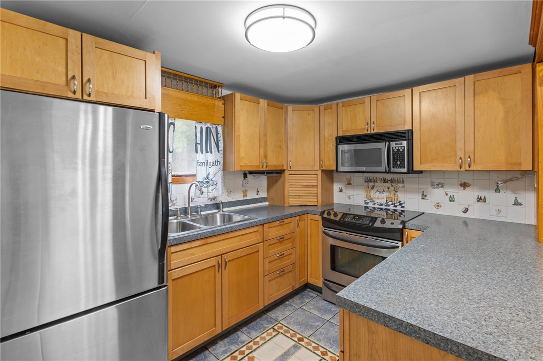 10 Ellis Road North Kingstown, RI 02852 - Photo 8 of 39
