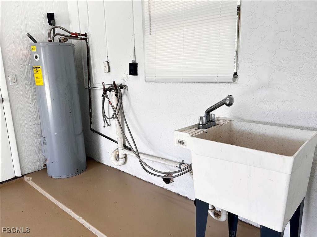 18592 Matanzas Road Fort Myers, FL 33967 - Photo 6 of 25 a view of a room with gym equipment