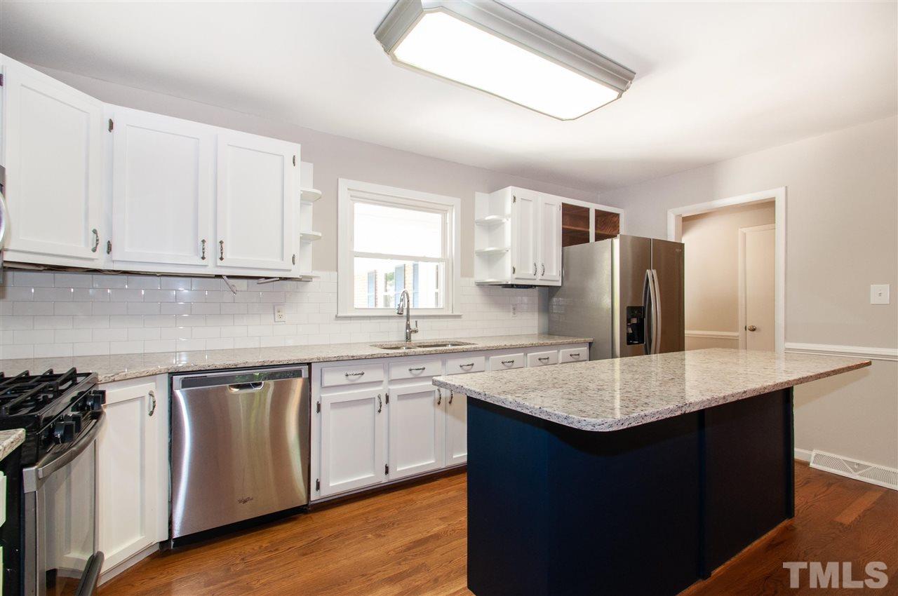 616 Purdue Street Raleigh, NC 27609 - Photo 7 of 30