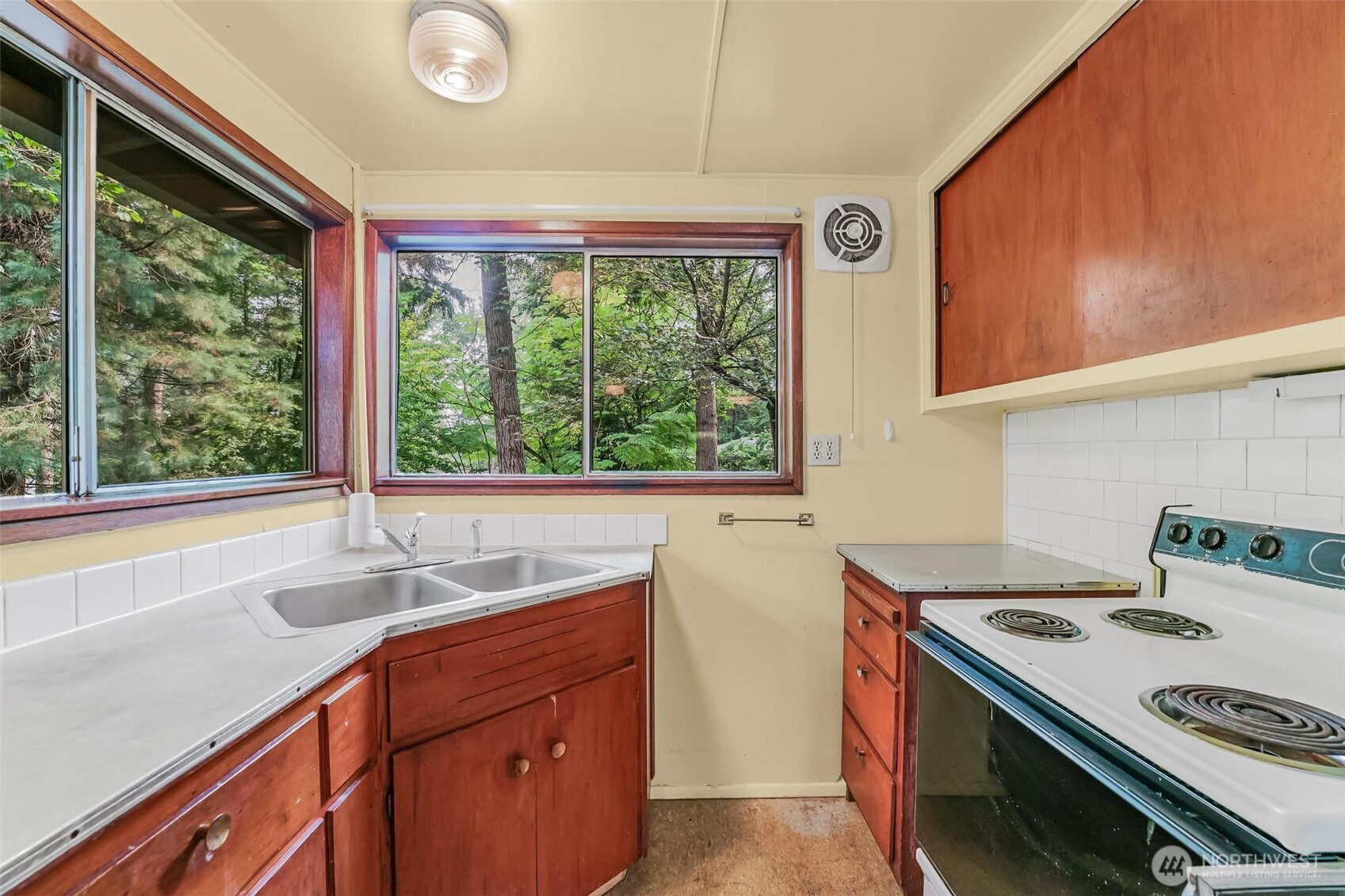 18629 Southeast 215th Street Renton, WA 98058 - Photo 8 of 20 Gallery Image 8