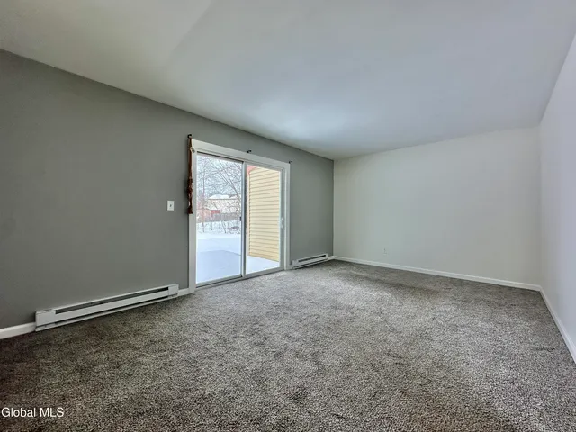 $1,750 | 31 Suncrest Drive, Unit 2, Waterford, NY 12188