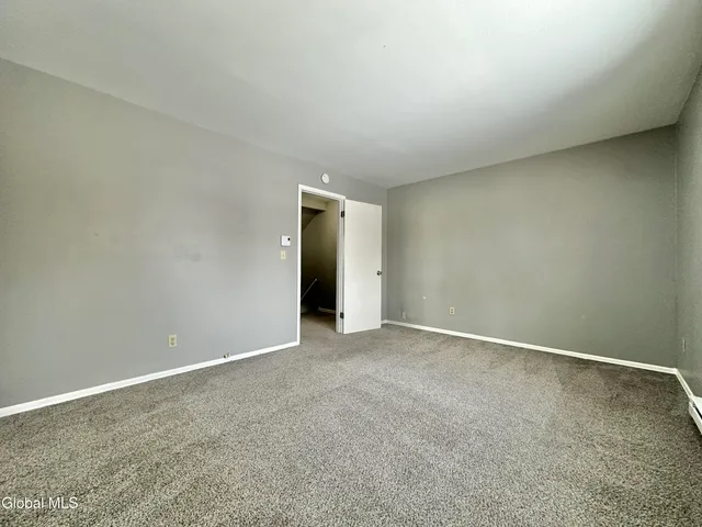 $1,750 | 31 Suncrest Drive, Unit 2, Waterford, NY 12188