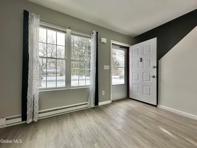 $1,750 | 31 Suncrest Drive, Unit 2, Waterford, NY 12188