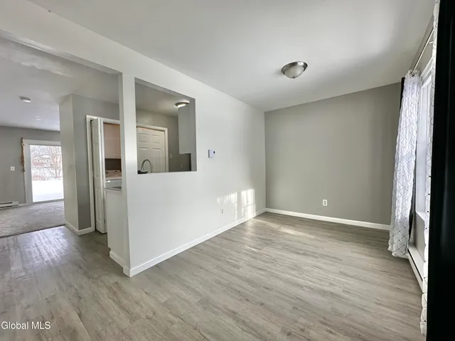 $1,750 | 31 Suncrest Drive, Unit 2, Waterford, NY 12188