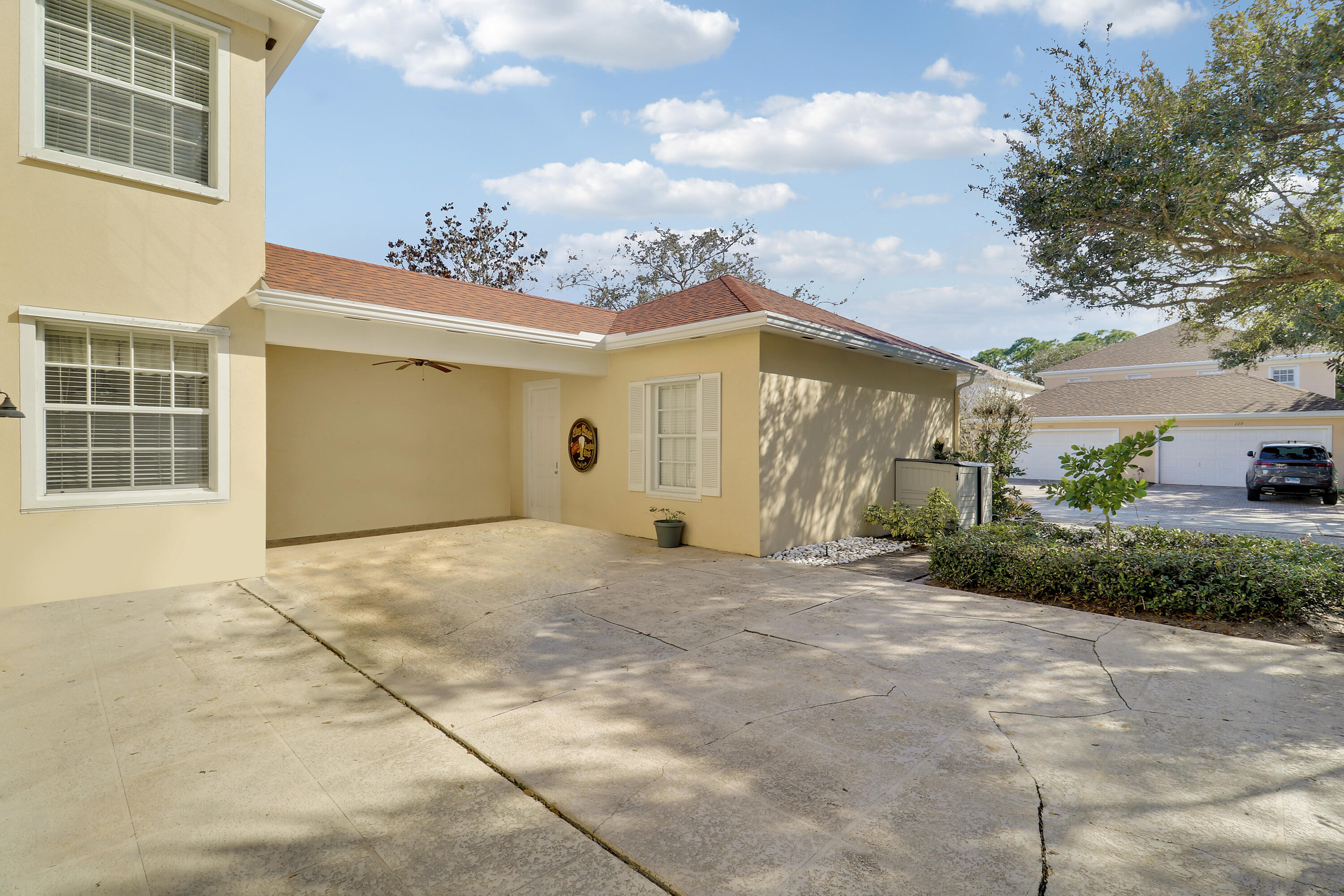 126 Peabody Drive Jupiter, FL 33458 - Photo 12 of 97 1