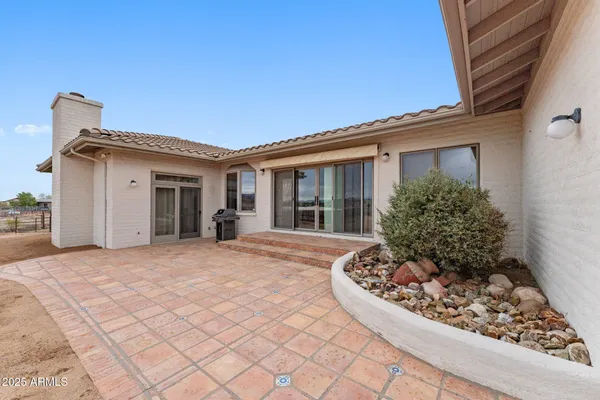 $665,000 | 35265 Highway 93, Wickenburg, AZ 85390