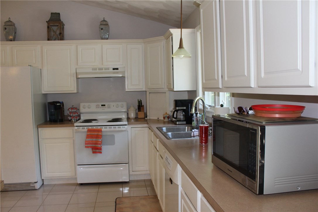 412 Rockland Road Scituate, RI 02857 - Photo 15 of 31