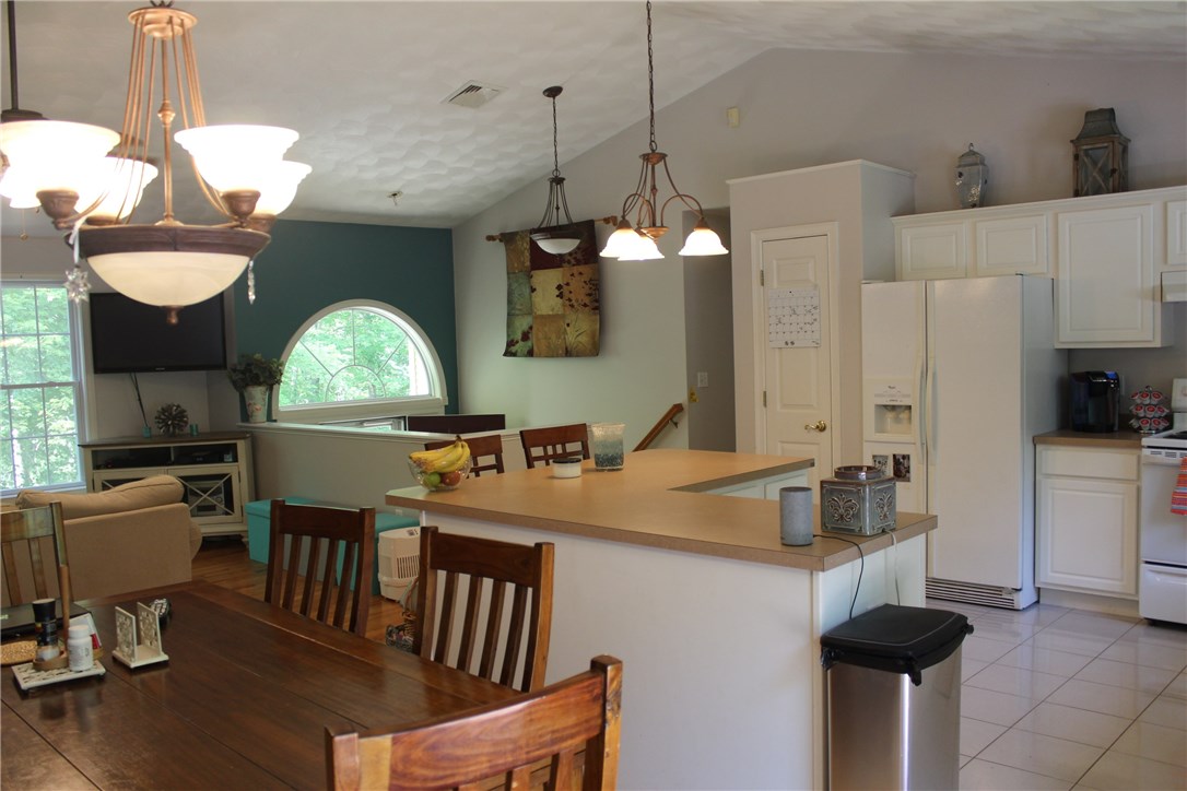 412 Rockland Road Scituate, RI 02857 - Photo 9 of 31