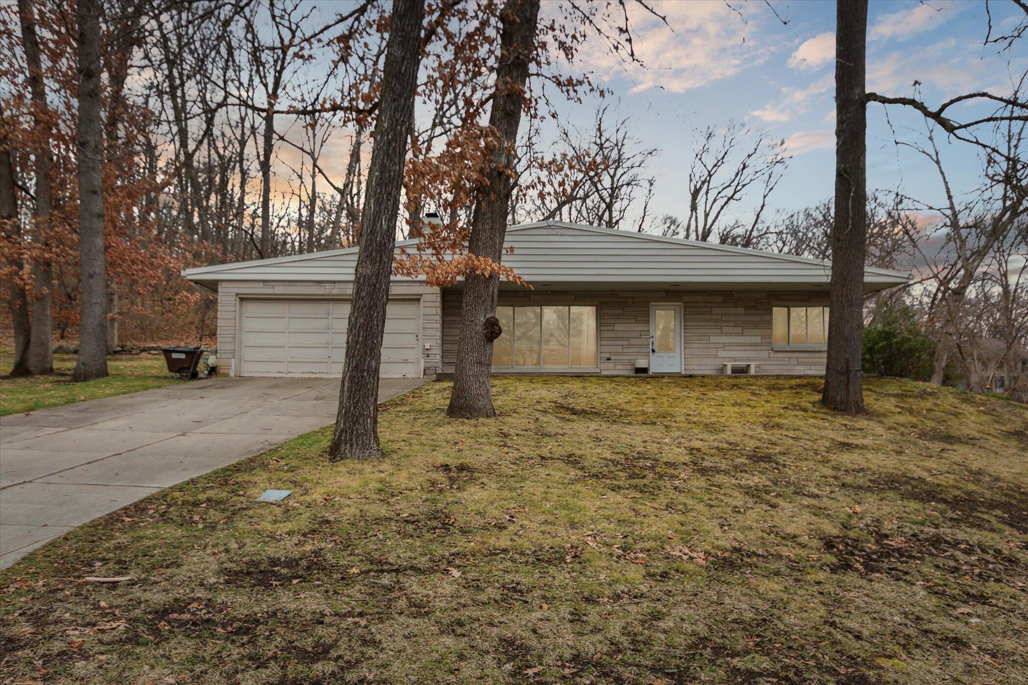 2102 Dale Road Jackson, MI 49203 - Photo 2 of 43 01-2102-Dale-Rd-WindowStill-01