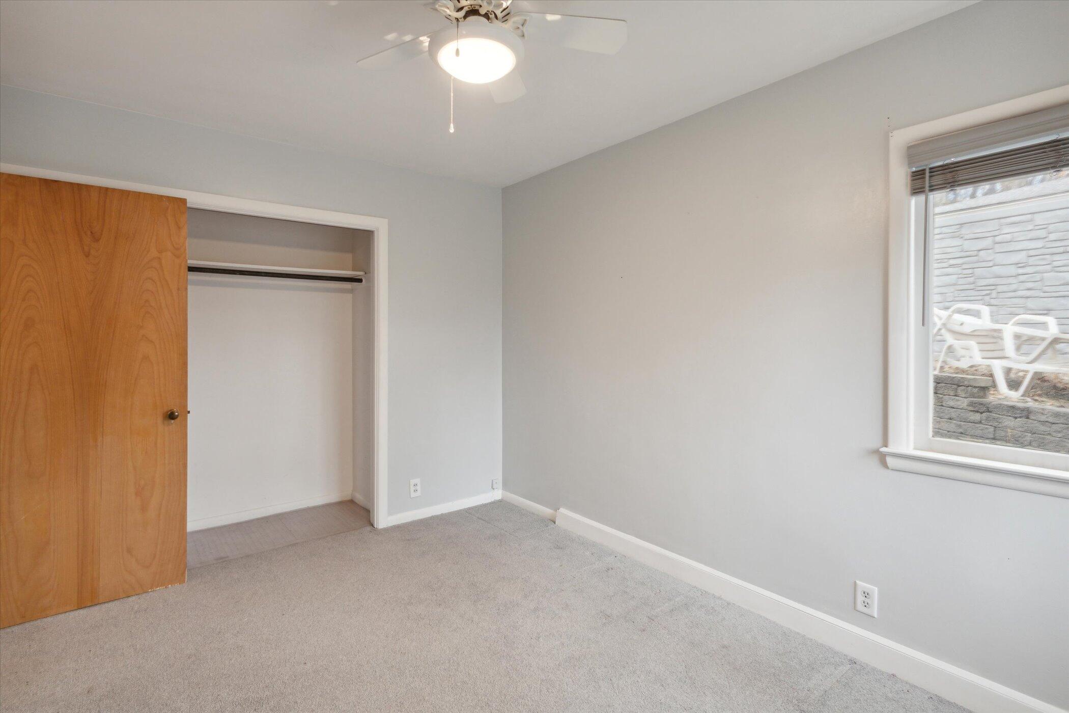 2102 Dale Road Jackson, MI 49203 - Photo 27 of 43 23-2102-Dale-Rd-WindowStill-13